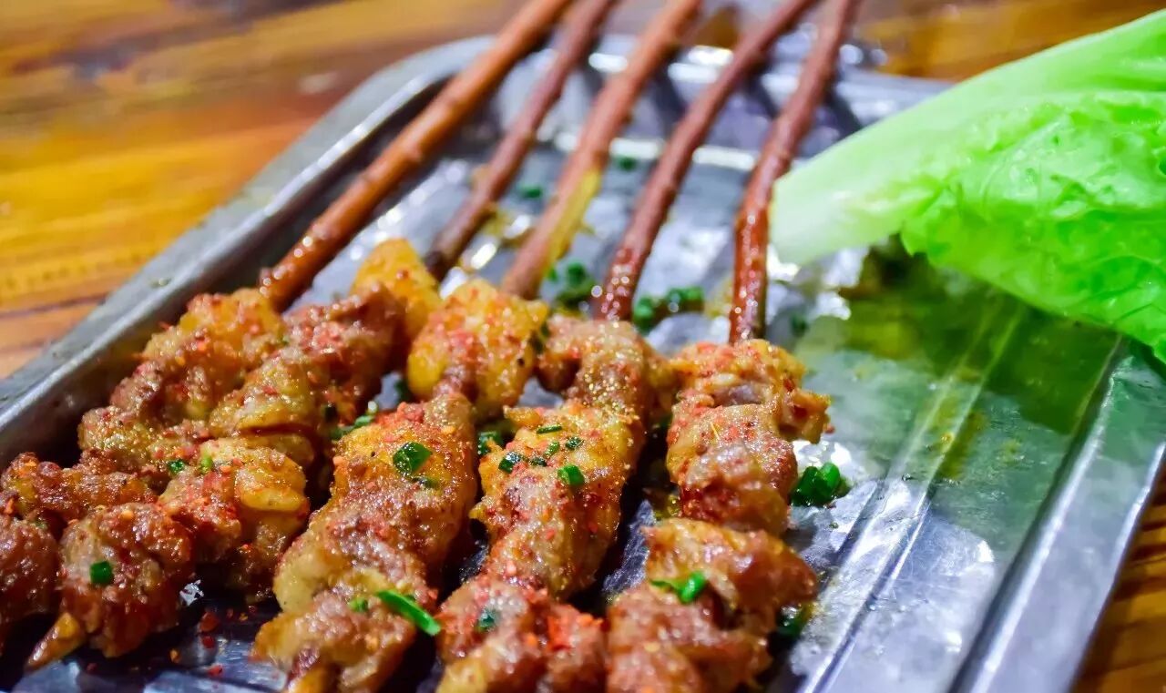 唐大人不吃狗肉,所以味道不是很清楚.