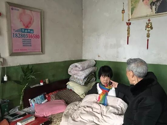 癱瘓姐妹的生命熱線：深夜拯救數(shù)名欲輕生的年輕人