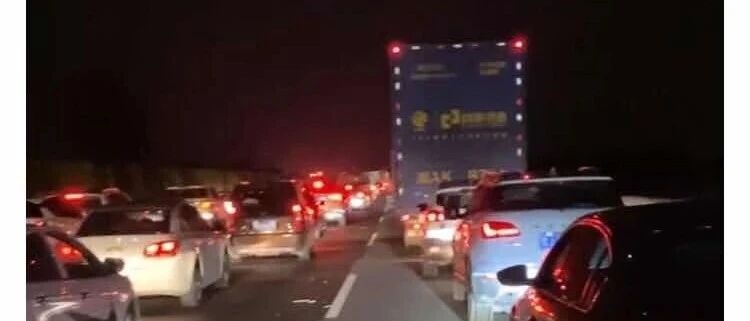 堵堵堵堵堵堵堵堵……堵吐了！有人开了一夜没出天津……