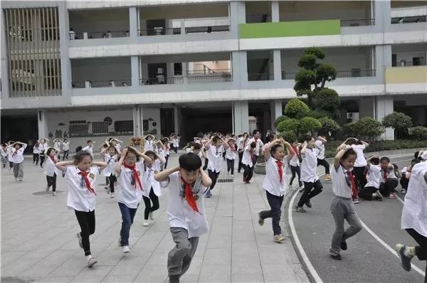 宜昌鐵路壩小學(xué)校長(zhǎng)_宜昌市鐵路壩小學(xué)_宜昌鐵路壩小學(xué)怎么樣
