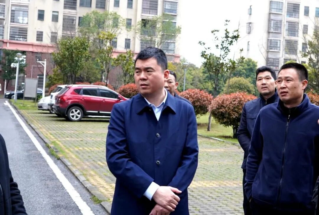 岳阳网>县区>南湖新区>潘宏军一行先后来到保利幼儿园项目,金星小区