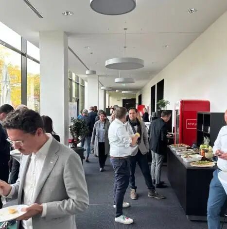 盈拓展览作为2026年德国慕尼黑国际新能源车展览会中国区官方授权指定代理，带您感受电动汽车魅力