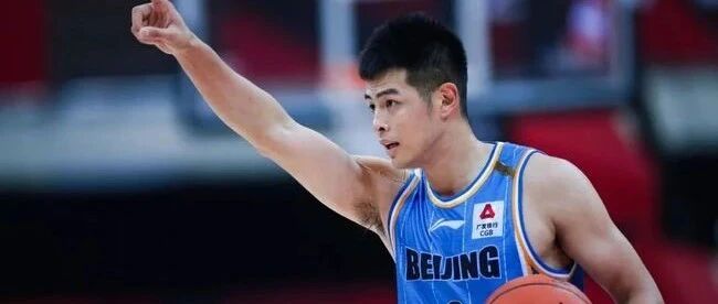 他是中国最敢投关键球的人!或许也是CBA最励志的人