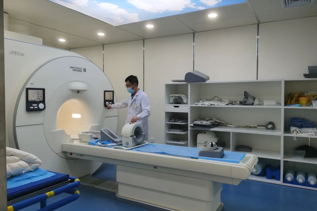 联影磁共振怎么样山一大二附院联影超高端3.0T磁共振uMR790、天河640CT开机仪式暨学术讲座成功举办_https://www.jmylbn.com_新闻资讯_第25张