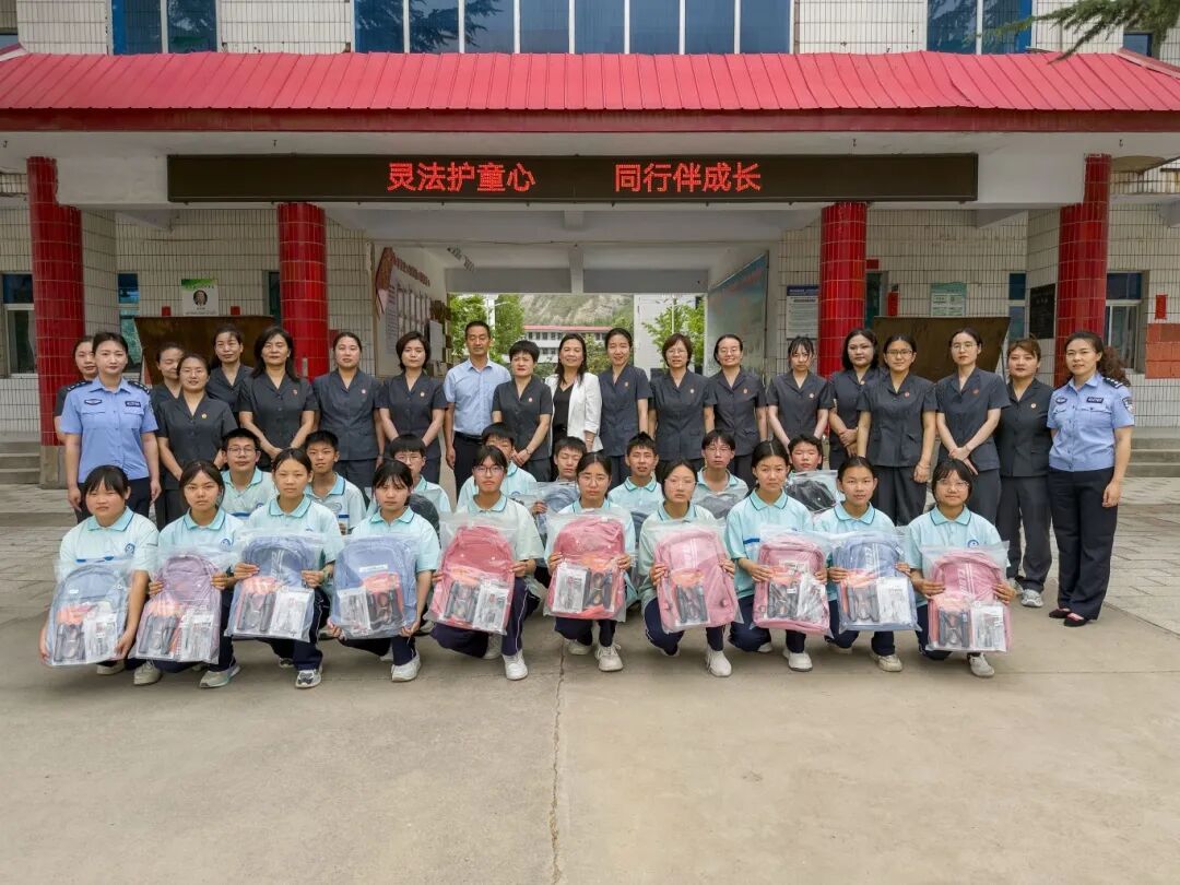 河南灵宝：法官爱心妈妈和孩子们这样过“六一”
