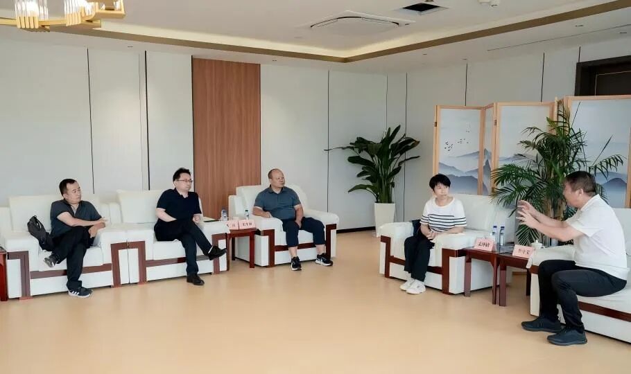 安庆市迎江区副区长孟泽婧携团队赴露营之家全球供应链贸易中心考察调研(图8)