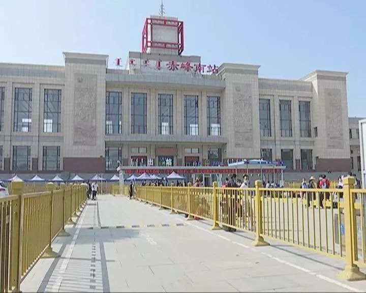 赤峰首个公共停车场试行ETC车辆实现“二进二出”