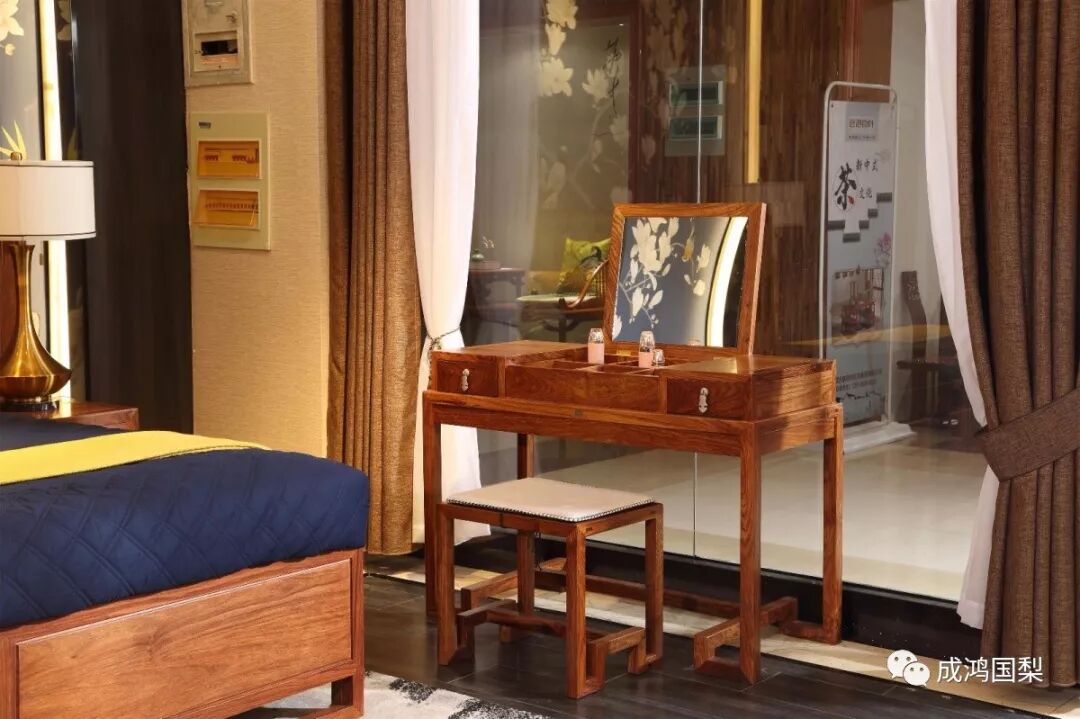 红木梳妆台，闺阁里的百宝箱