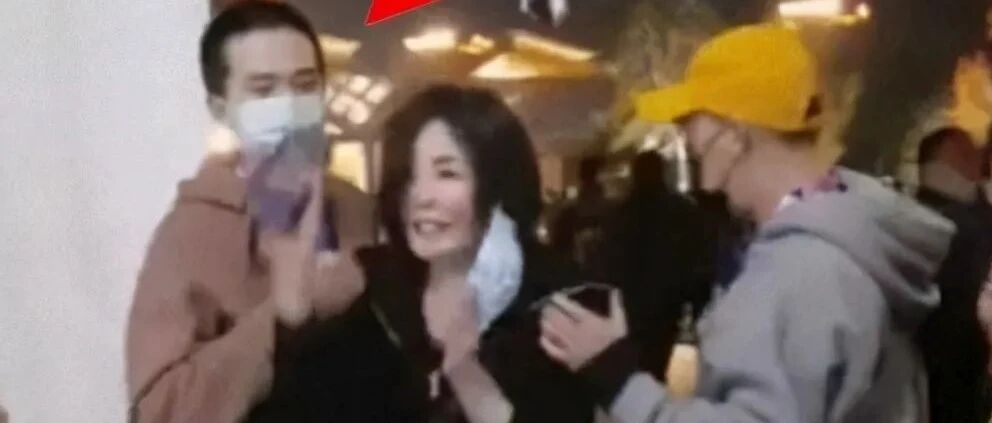 张柏芝三胎爸爸是谢霆锋，王菲约会小鲜肉，她凭什么被无数人爱？