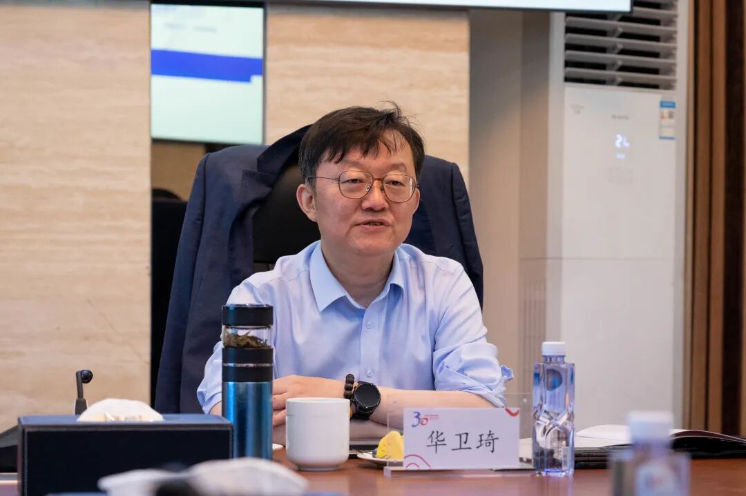 万华化学常务副总裁华卫琦一行来访中控技术