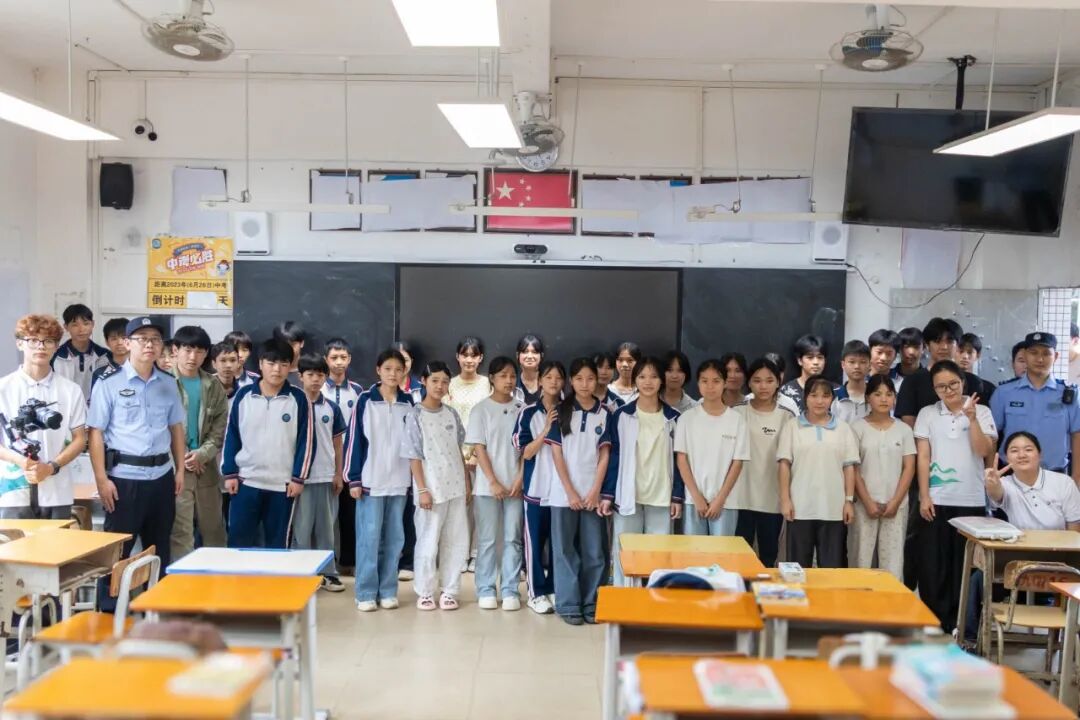 10750234-1-2.jpg