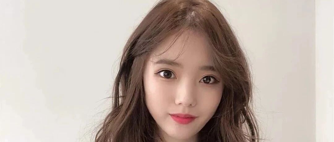 今年非常流行大波浪发型