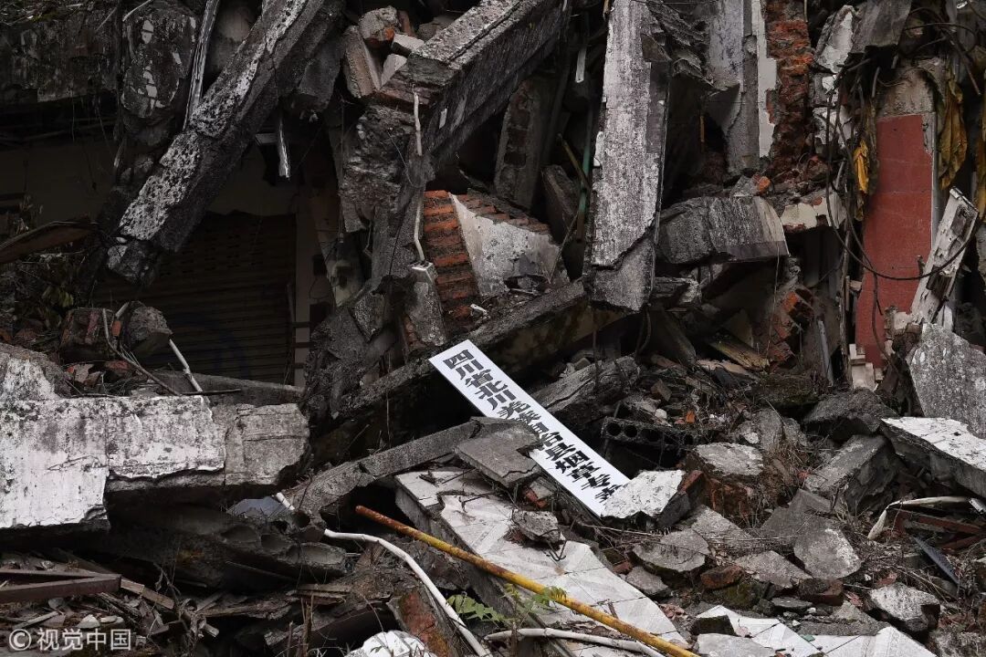 整个民族的记忆,从此都绕不开那个黑色的五月