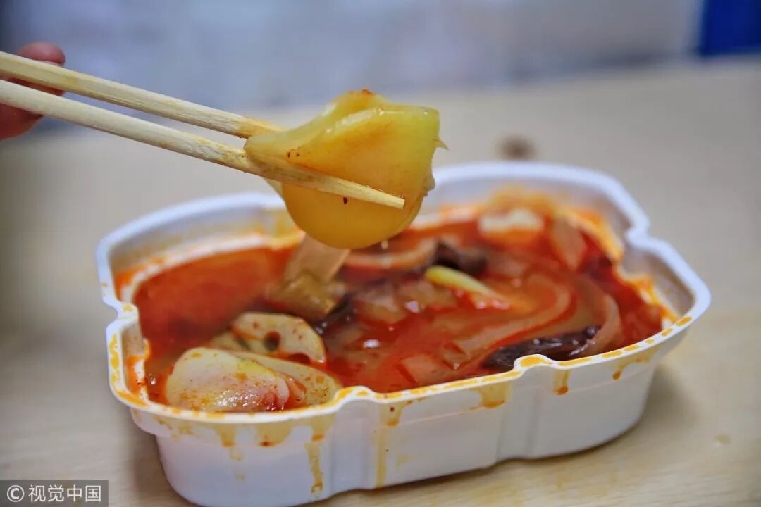 风靡国内的自热火锅，危害堪比炸弹