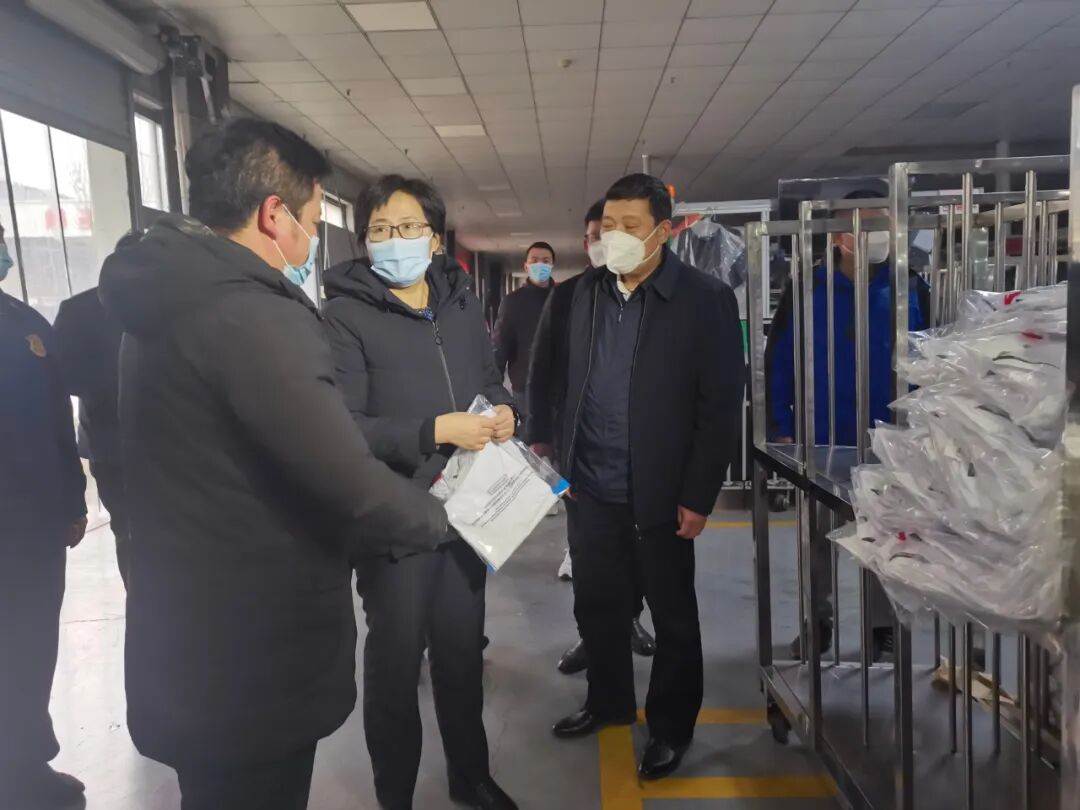 她上午当选市长，下午去暗访，责令企业整改安全隐患