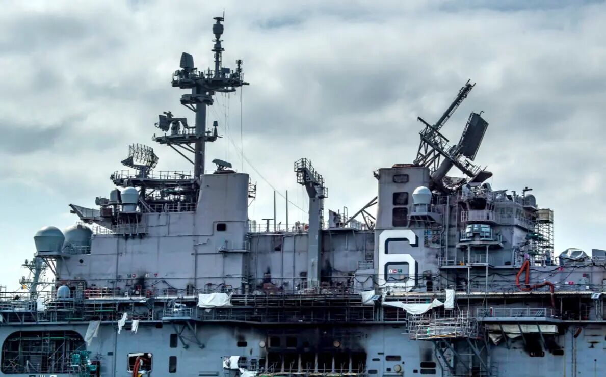 损害评估还没做完 美军就着急拆除起火准航母关键部件