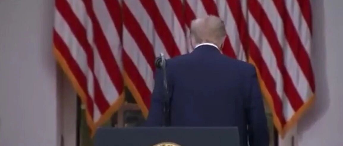 追问“扎心”，特朗普转身离开。