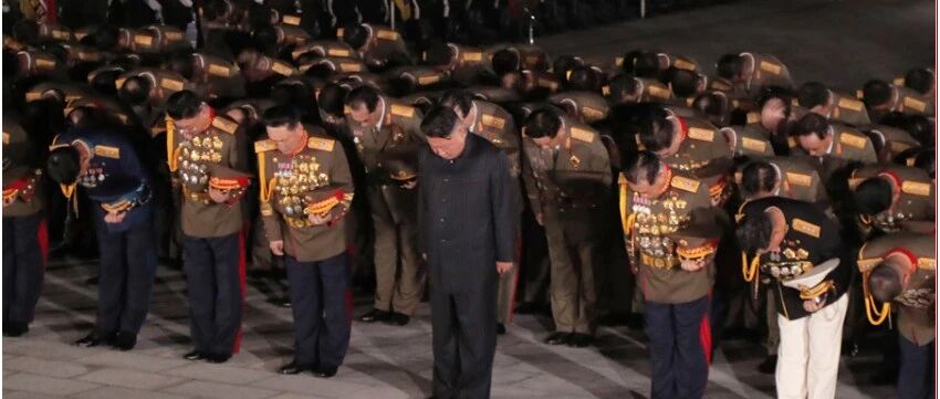 今天零时，金正恩凭吊。
