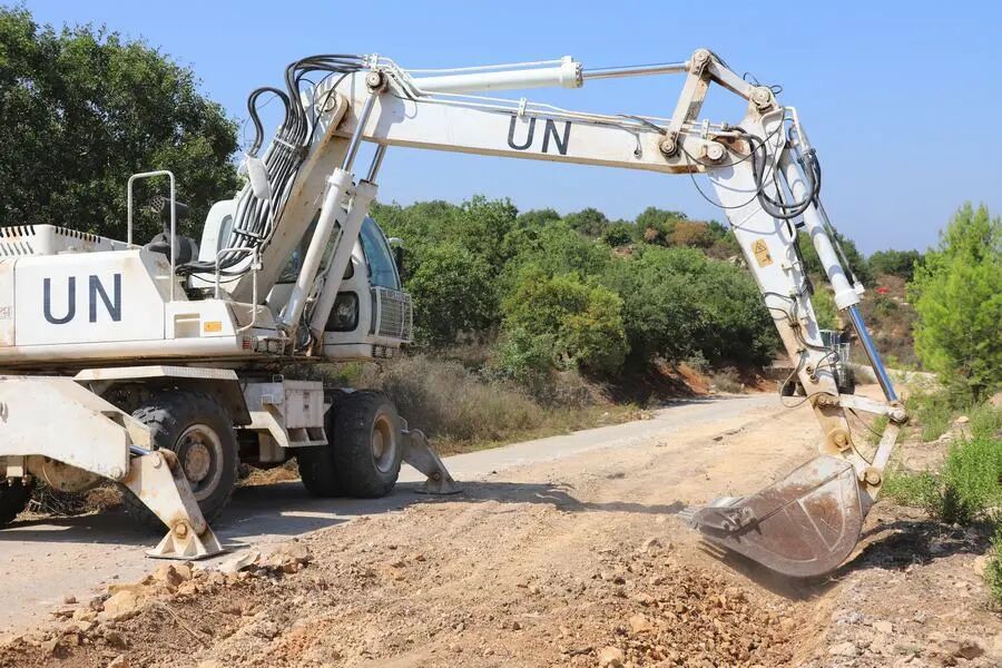 中国第19批赴黎维和建筑工兵分队在“蓝线”展开首次施工