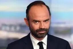 客串足球评论员，法国前总理“一炮而红”