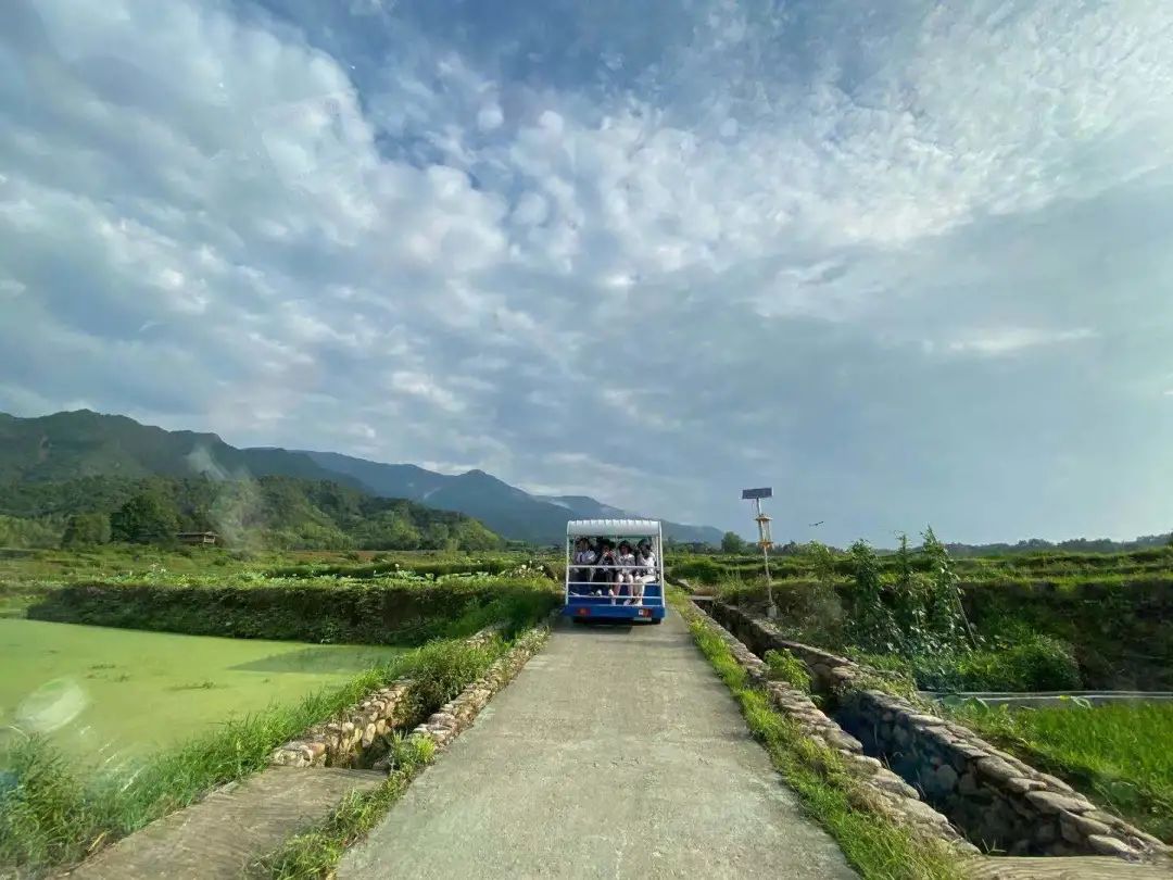 【网络媒体革命老区行】5G牧场、梯田莲海、玉石民宿,老区建宁建设“向往的生活”-微信头条网 【网络媒体革命老区行】5G牧场、梯田莲海、玉石民宿,老区建宁建设“向往的生活”