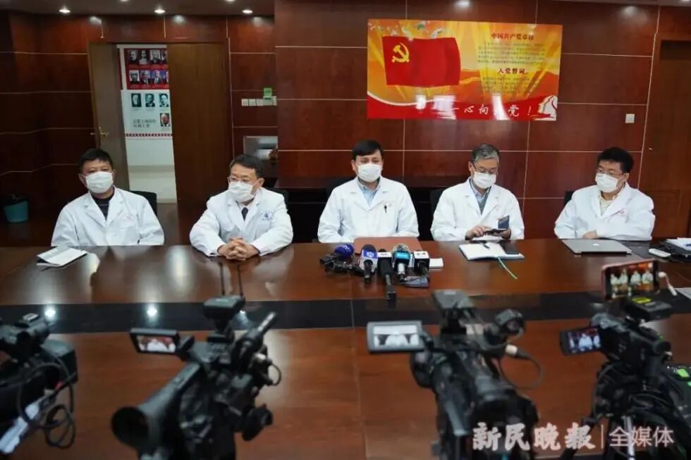 新冠专家张文宏：很难讲天气热了病毒就消失，H1N1和SARS也跨季了（组图） - 3