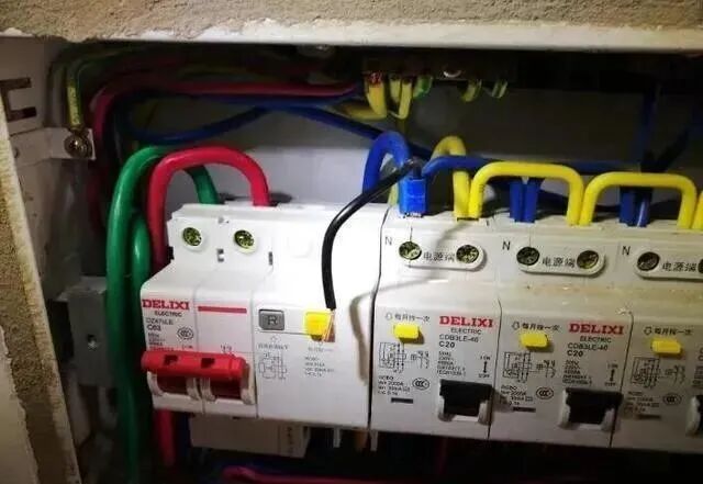 插座火线零线都是4平方的，地线是1.5平方的，为什么不合理？的图1