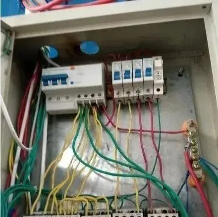 火線當成零線用，使用一年多都沒有出現問題？的圖1