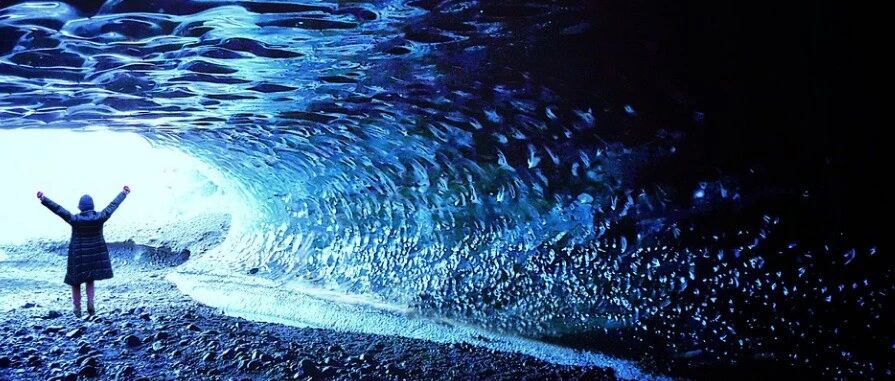 蓝冰洞－冰岛最美艳的冬色