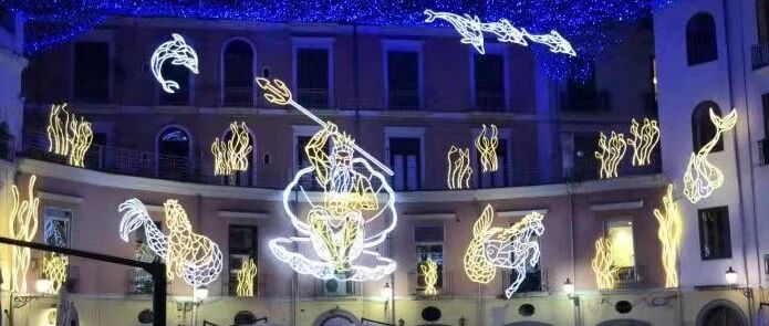 抽个空，一起去看萨莱诺灯光节吧