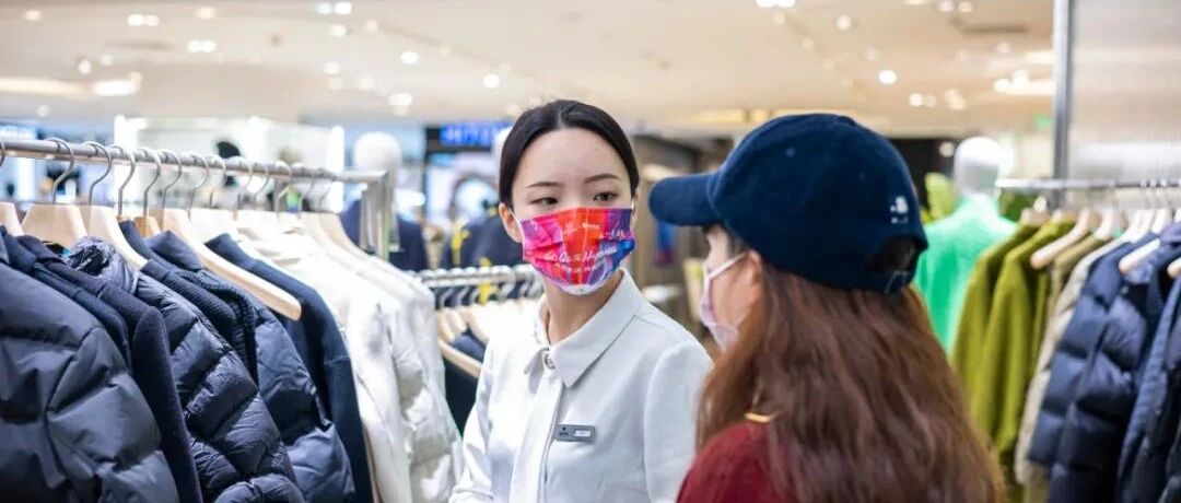 20岁的安徽妹子，在杭州找了第一份工作让同学超羡慕！每天的工作内容就是逛街逛街逛街……“太累太刺激！”