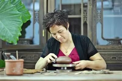 《中国•匠•新》沈红芬紫砂人物专题