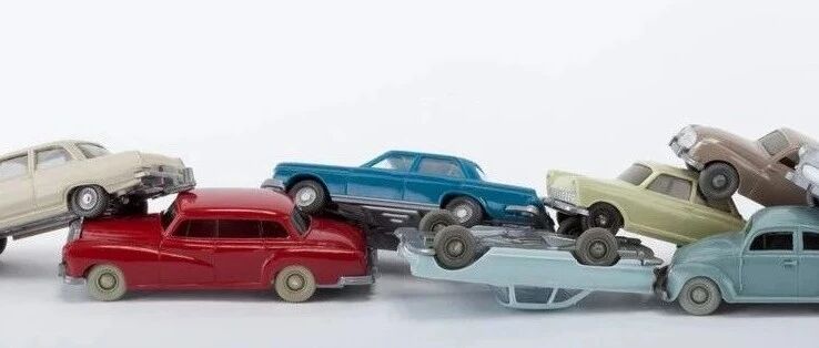 连环追尾事故中，责任如何划分？