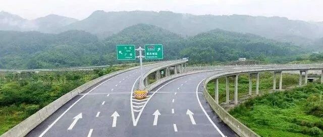 高速公路上错过出口怎么办？记住四个字