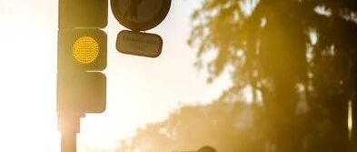 黄灯究竟能不能“冲”？这些情况了解一下