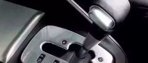 自动挡车千万别这样开，否则很伤车！