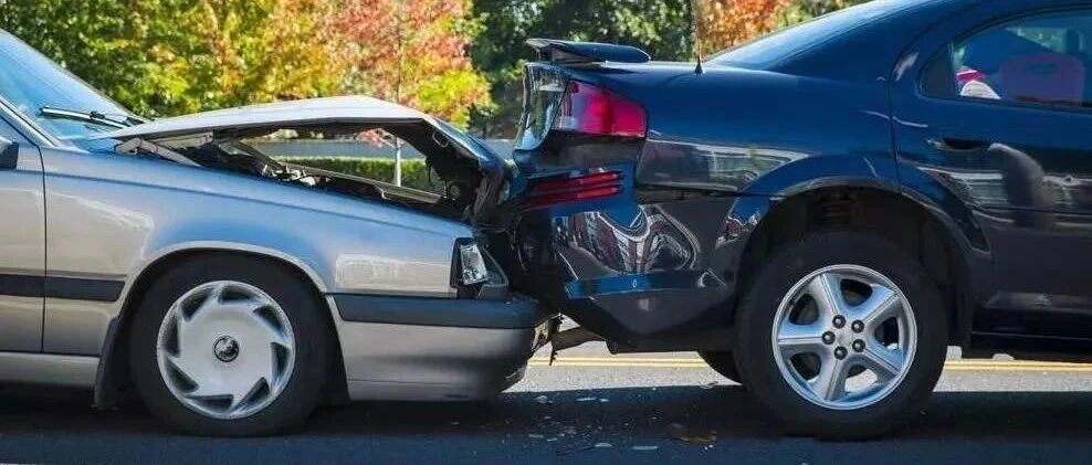 追尾事故频发，它是最常见原因！很多人却都忽视了……