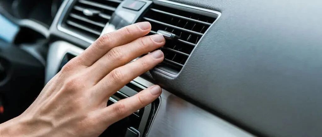 汽车暖风用不用按A/C键？原来以前都错了！
