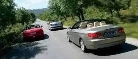 前车左转，后车借道超车发生事故，谁的责任？