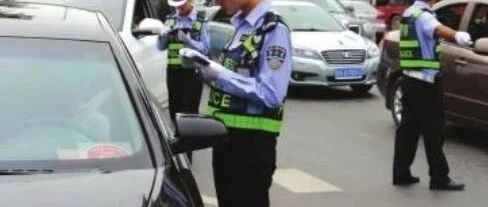 这种情况被交警查到，就算无证驾驶吗?