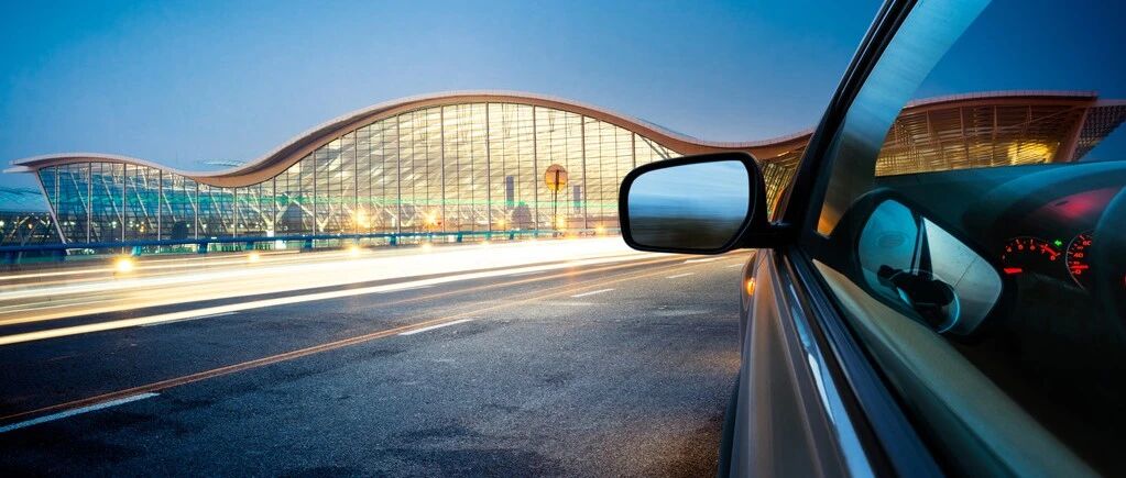 在高速上轧了这种线，记分、罚款又危险！