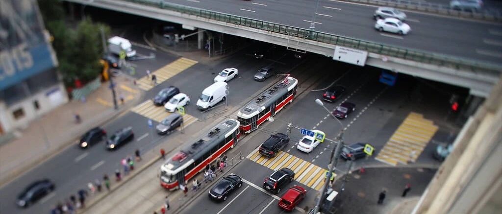 开车遇到这种情况，到底应该谁先行？