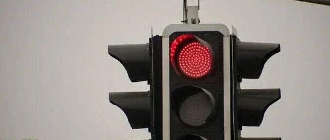 红灯时一定能右转？不知道这些12分根本不够扣！