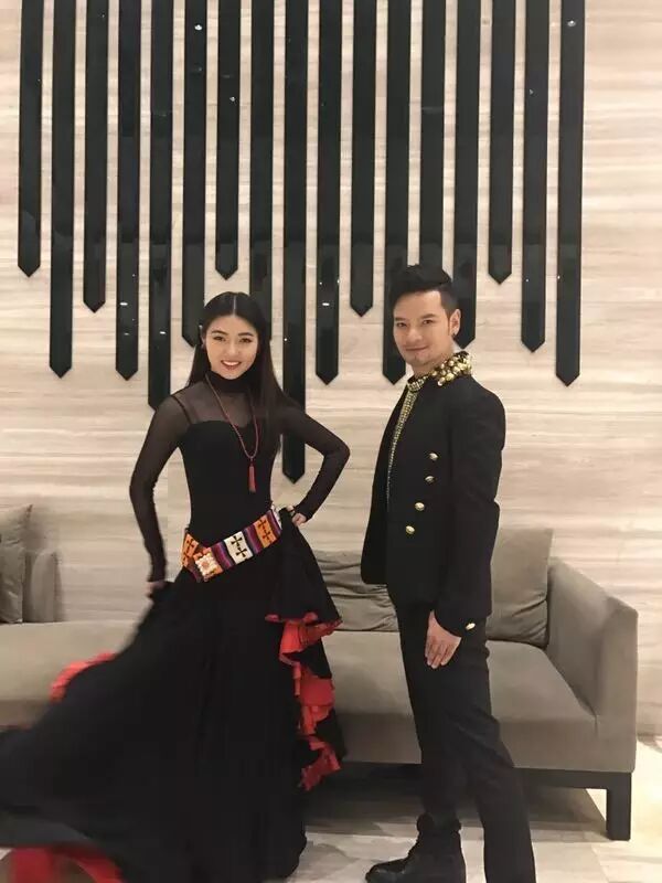 三木科旺卓措触电康巴卫视新春晚会 《草原羔羊》劲歌热舞酷炫台风