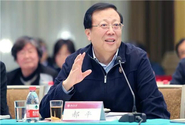 美国卡特中心中国项目主任刘亚伟:我的11个中美"交往"故事 - 人大重阳