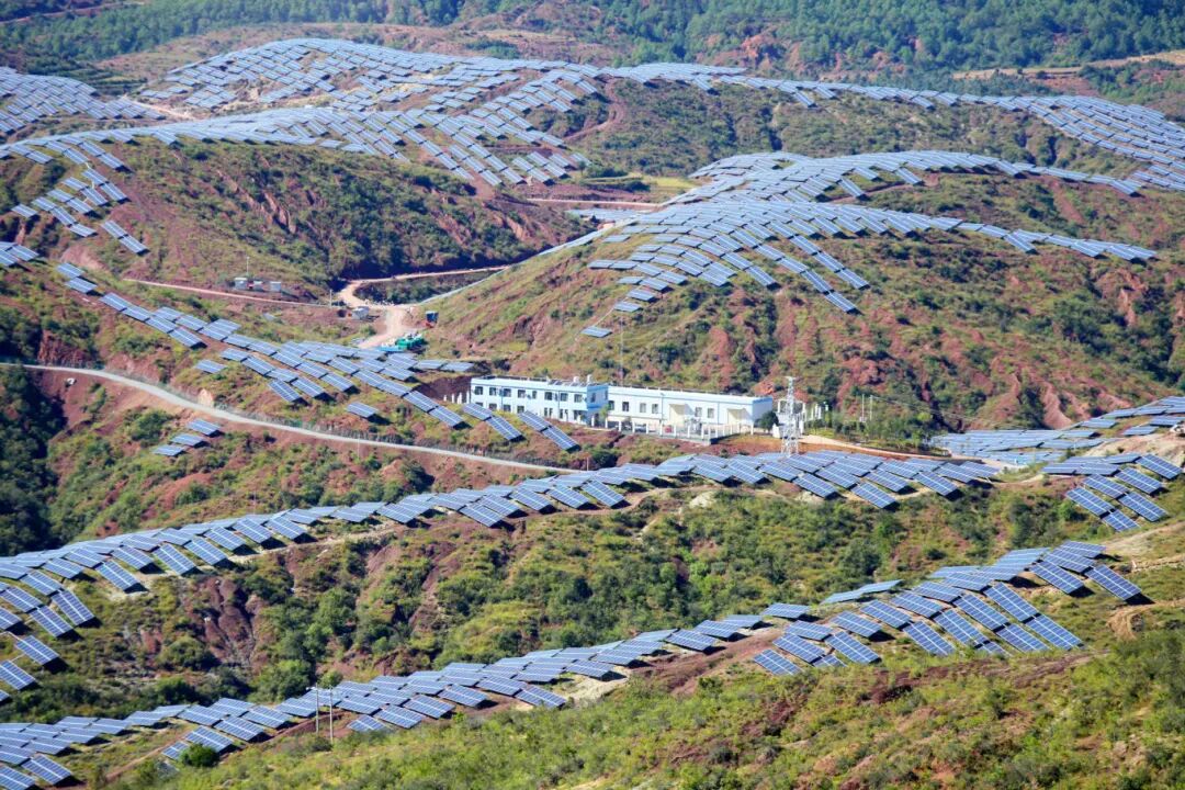 双柏光伏新能源产业带来“阳光红利” 赵逸轩原图.jpg