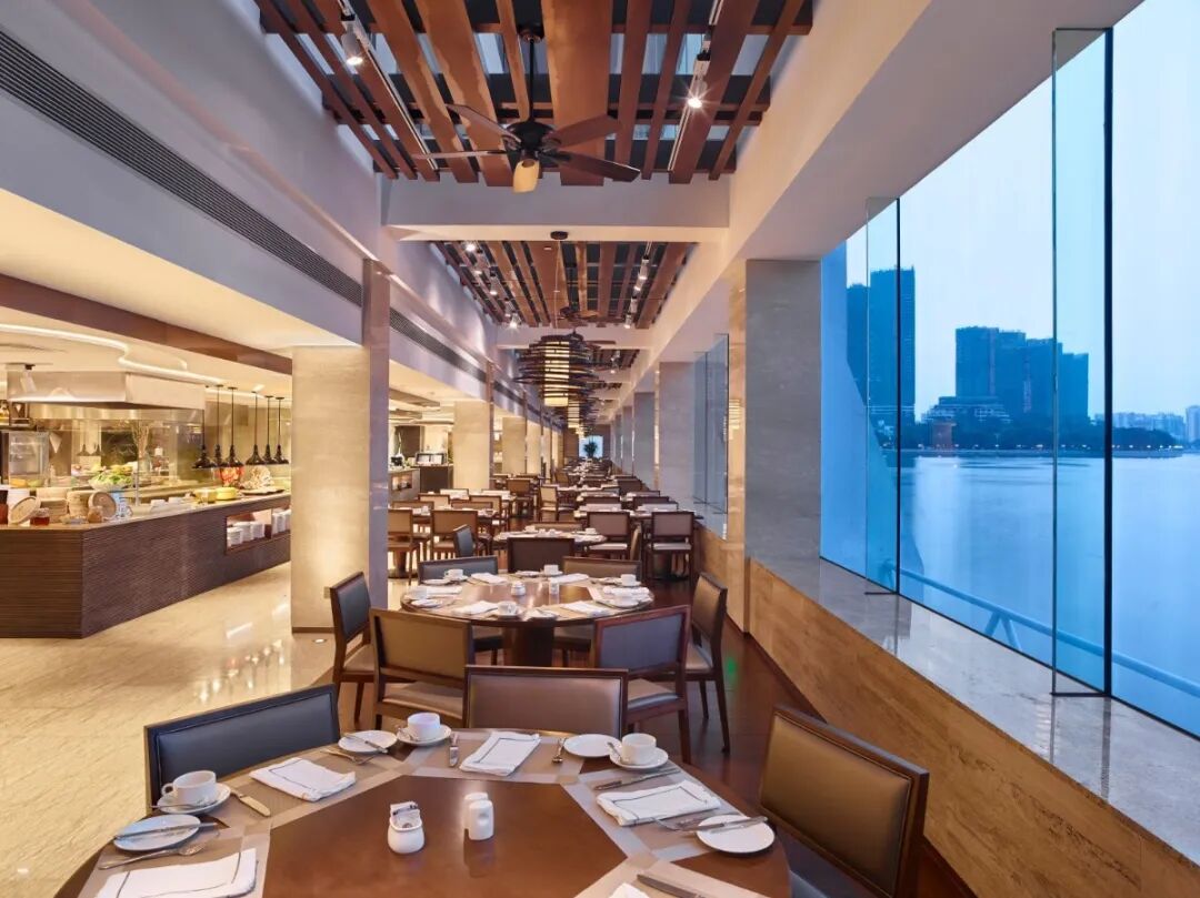 广州荔湾区白天鹅宾馆流浮阁自助餐回归放飞味蕾的时候到了周末自助