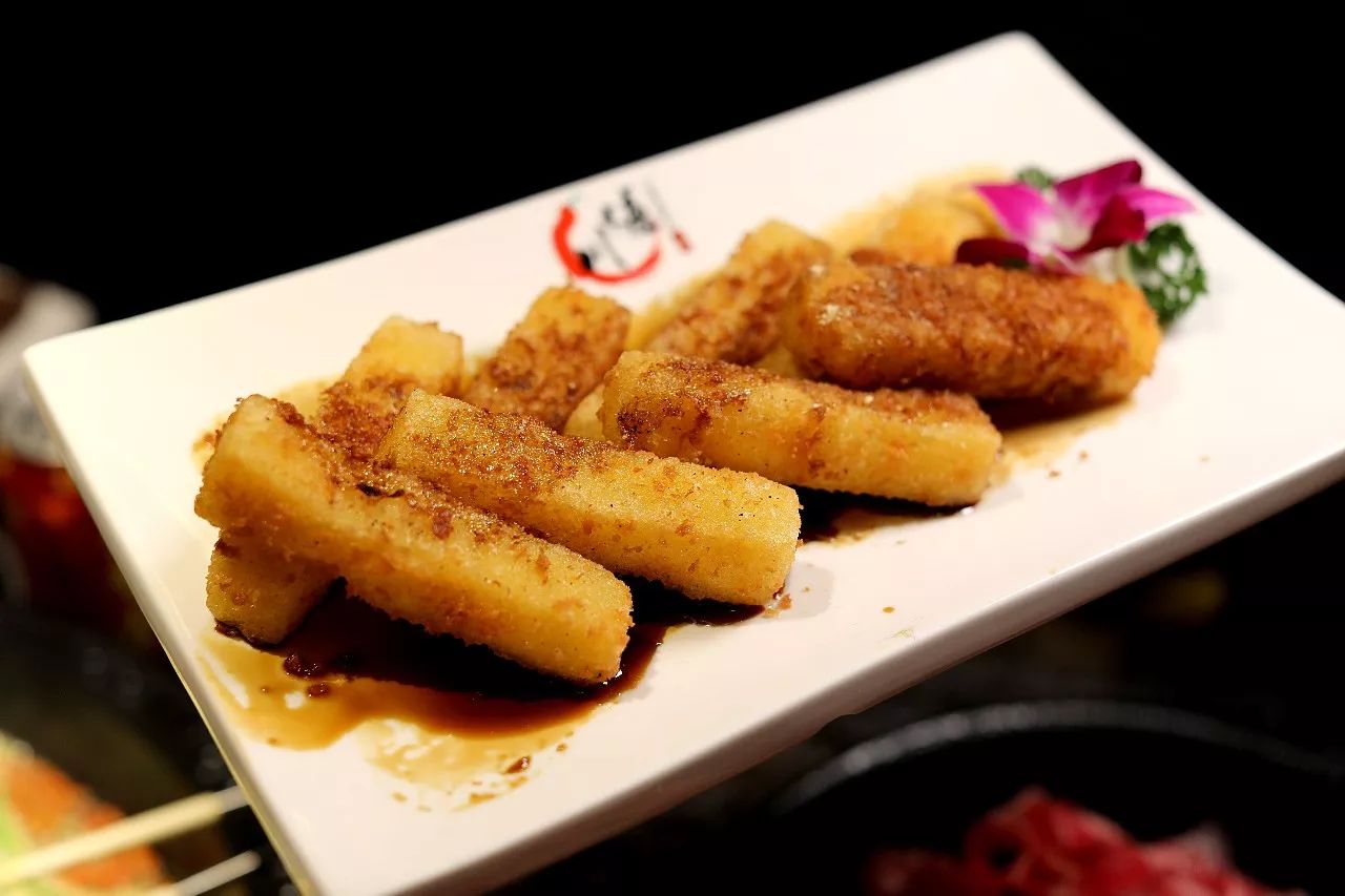 成都辣味美食交流组,川炉火锅内有乾坤,全宇宙都在一口锅里.