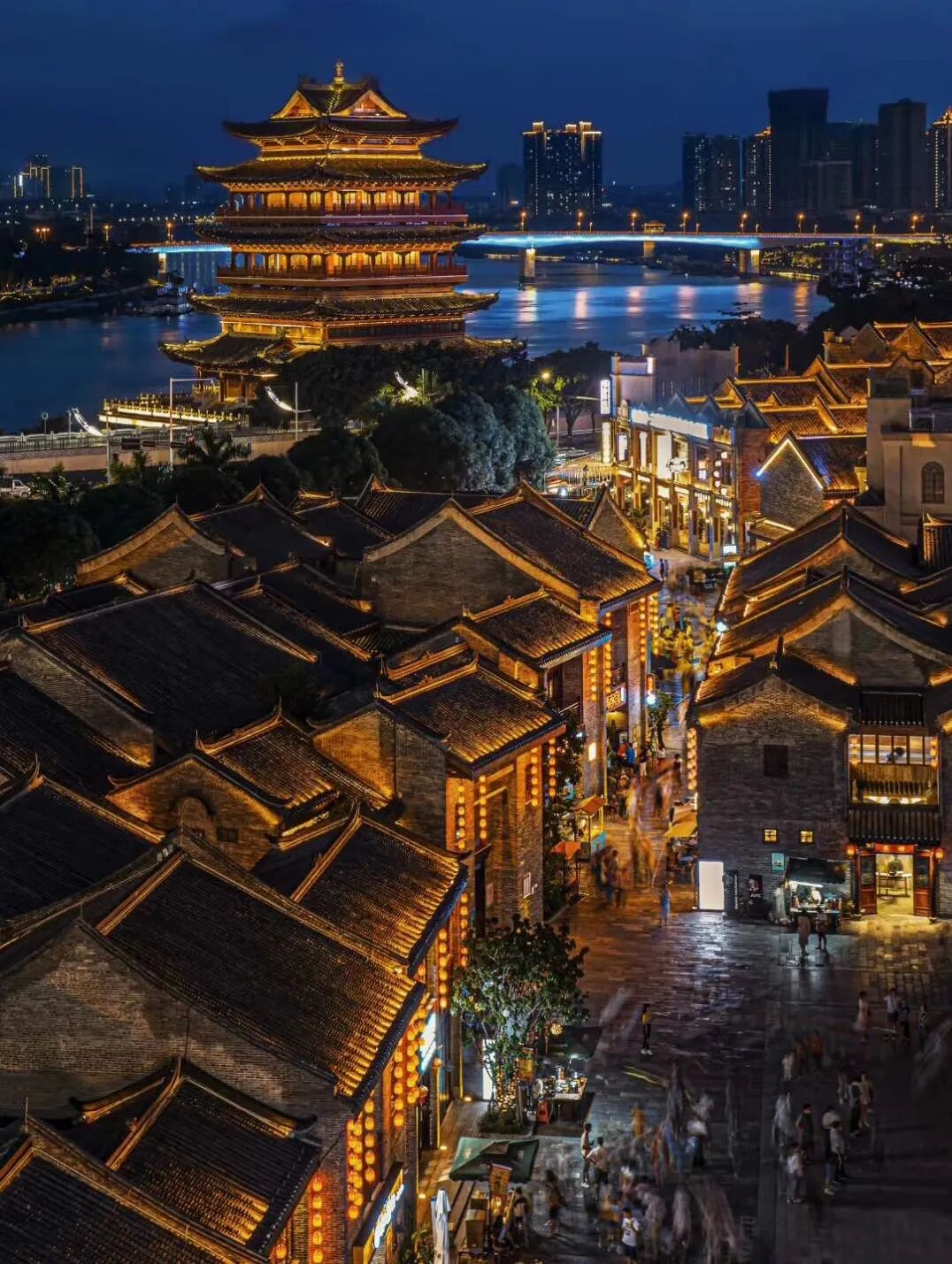 南宁朝阳广场市中心外游子思念家乡的味道. (图1)