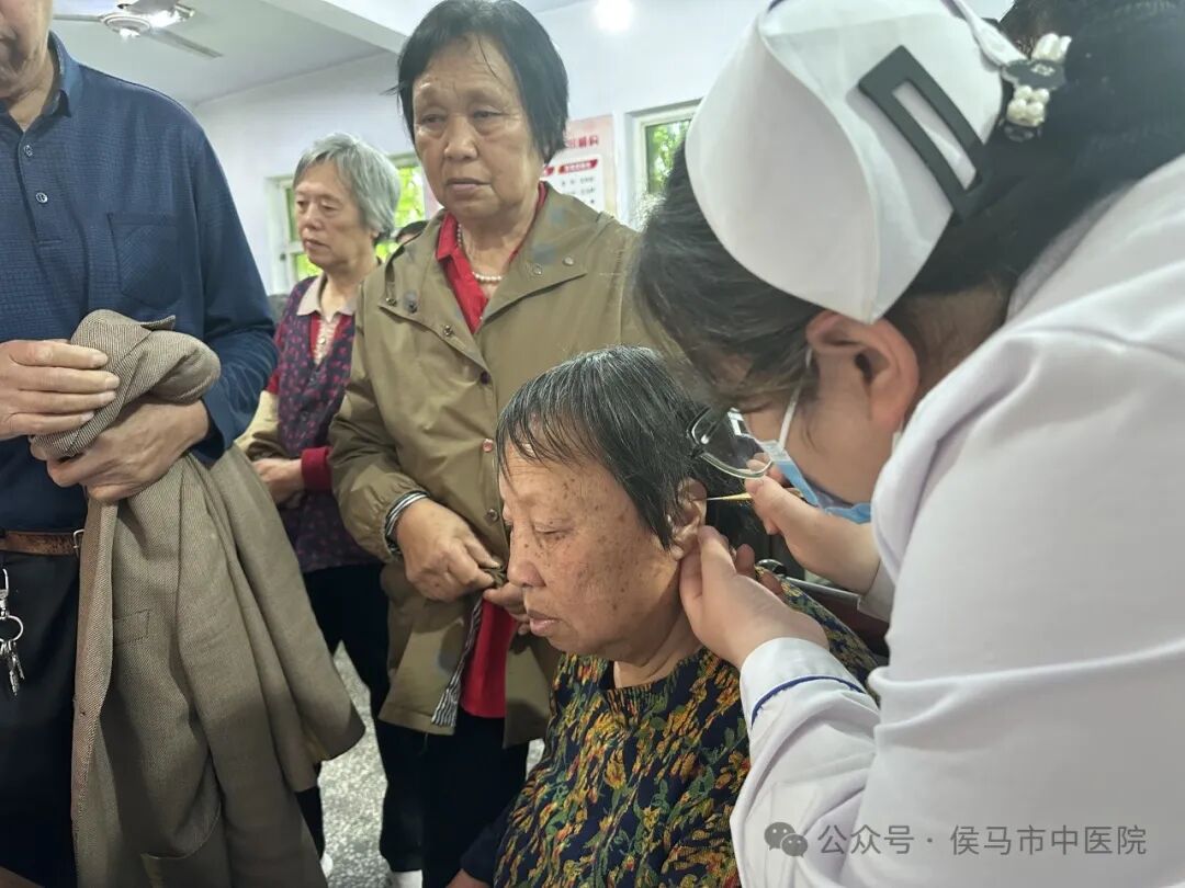 2024年侯马市中医院护士节庆祝活动-----主题“我们的护士 我们的未来 护士的经济效力”(图9)